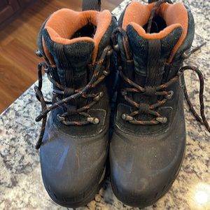 Sorel women hiking boots